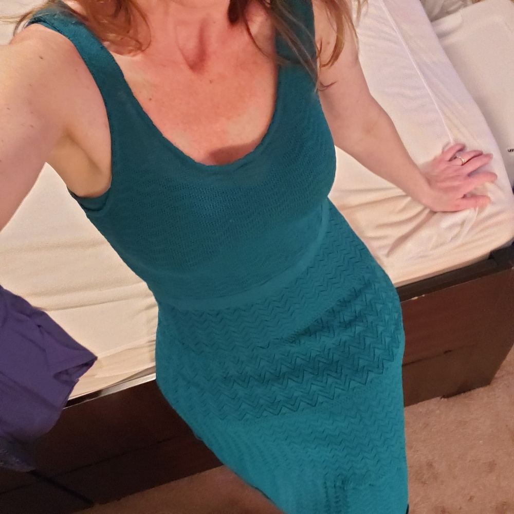 4/$10 Green/teal Nine West stretch woven lined tank dres